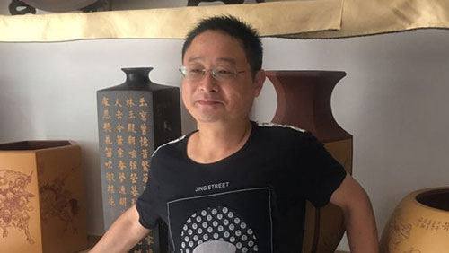 李盧春個(gè)人簡(jiǎn)介照片