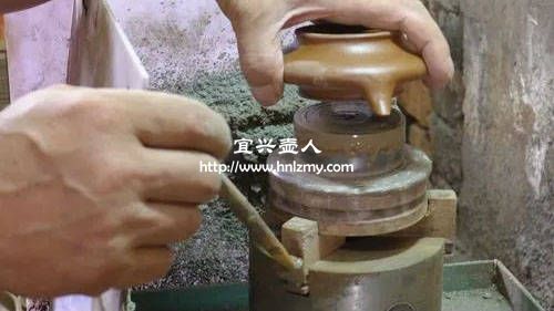 紫砂壺的壺口有劃痕是怎么回事