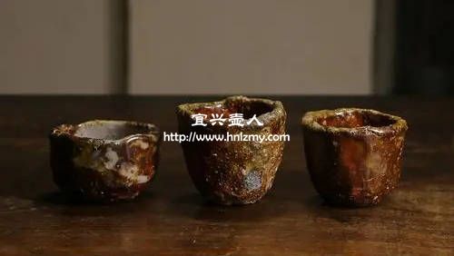 粗陶柴燒出來后有金屬溢出來正常嗎