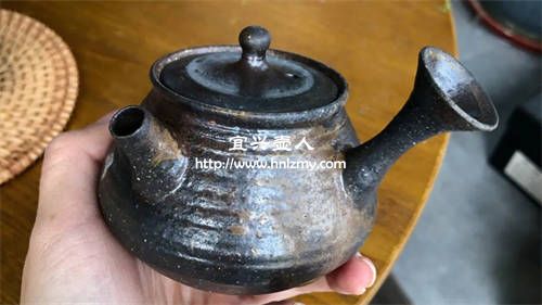 粗陶柴燒出來后有金屬溢出來正常嗎