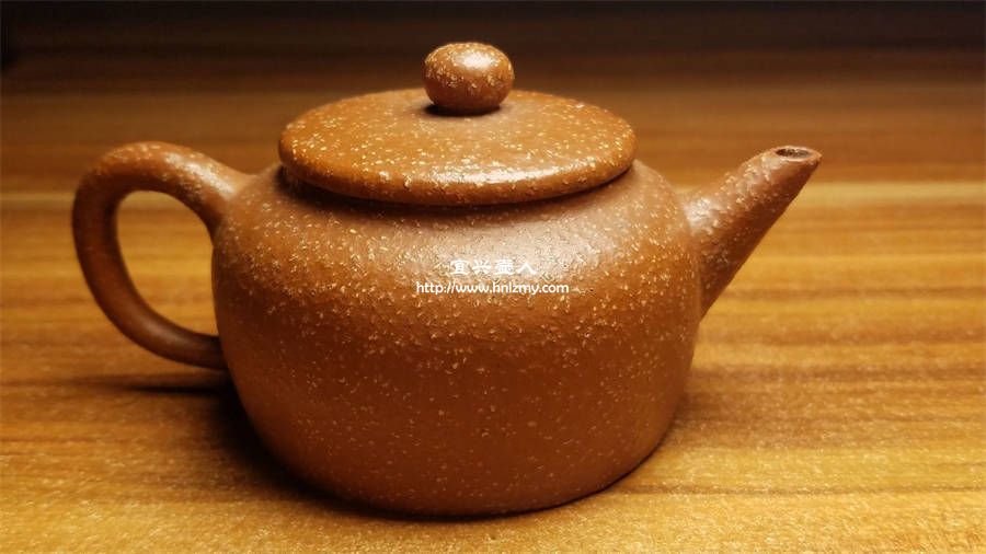 調砂泥制作的紫砂壺