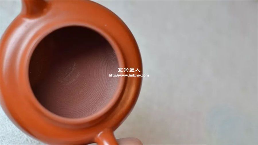 老紫砂壺里面壺底有環狀紋路是假紫砂壺嗎？