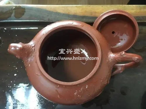 每次用完后紫砂壺要及時清洗