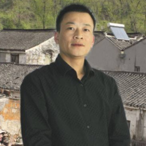 張?jiān)烂?></i>
        <h2>張?jiān)烂?/h2>
        </a>
        <p>張?jiān)烂瘢校婕K宜興，1975年出生，民間實(shí)力派，當(dāng)代優(yōu)秀青年陶藝家，宜興實(shí)力派高手，中國工藝美術(shù)學(xué)會(huì)會(huì)員，宜興市陶瓷行業(yè)協(xié)會(huì)會(huì)員。</p>
        <div   id=