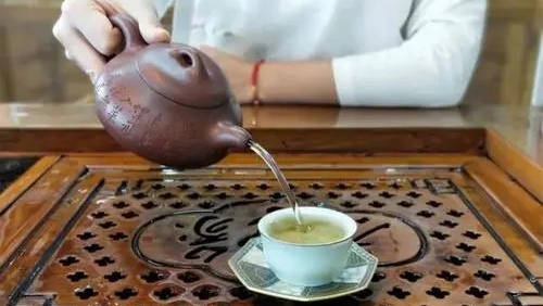 紫砂壺換泡別的茶葉的步驟