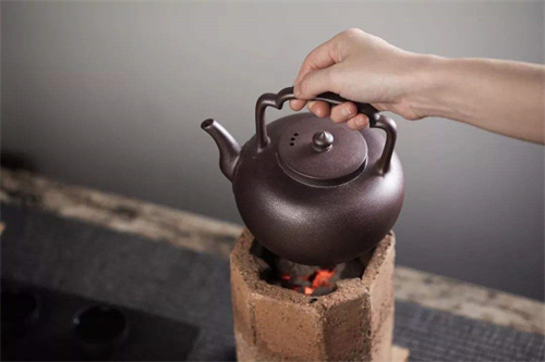 紫砂壺開壺容易出現(xiàn)跳砂3